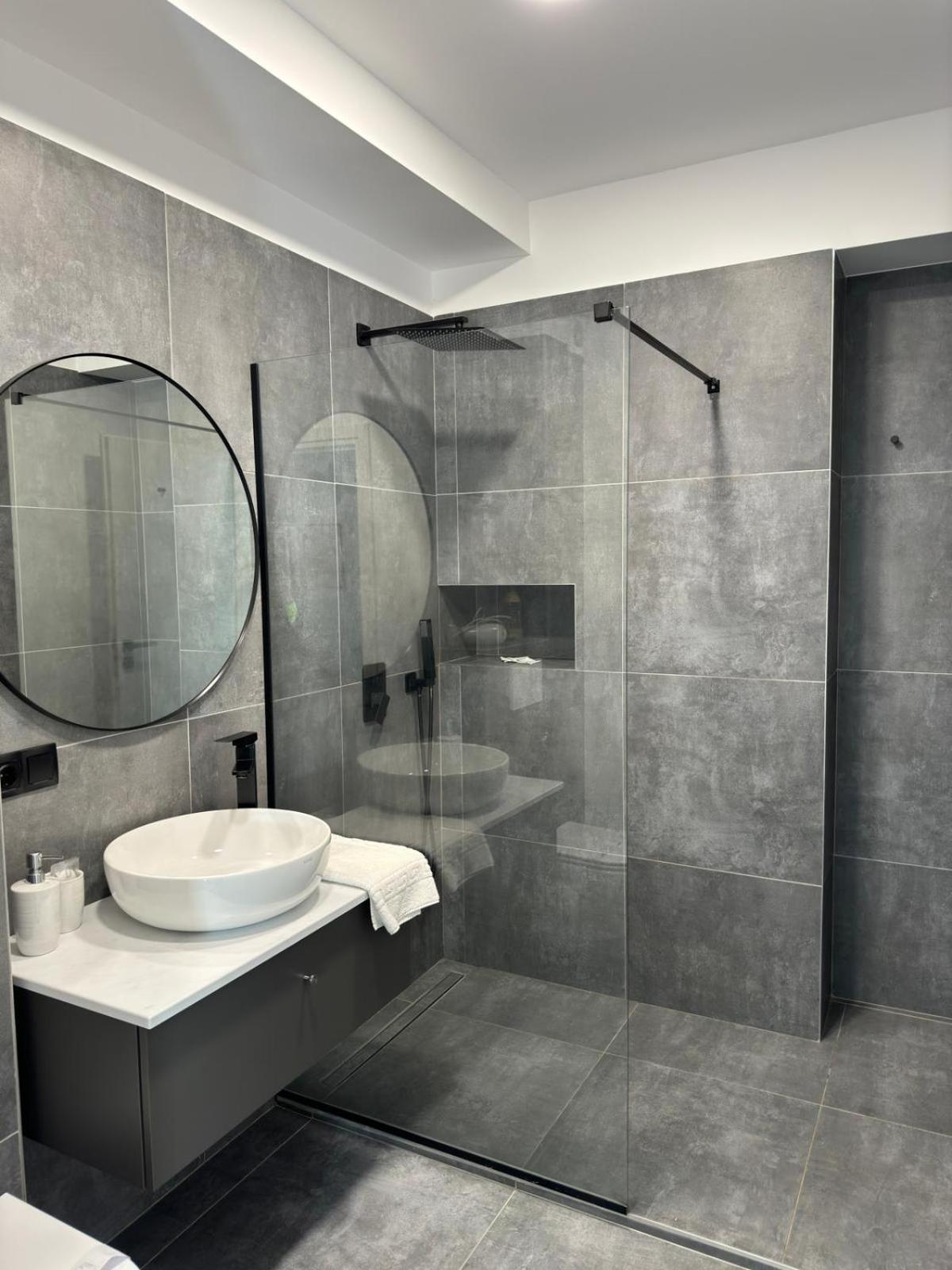 The Nest Apartment Minimalist Cluj-Napoca Buitenkant foto